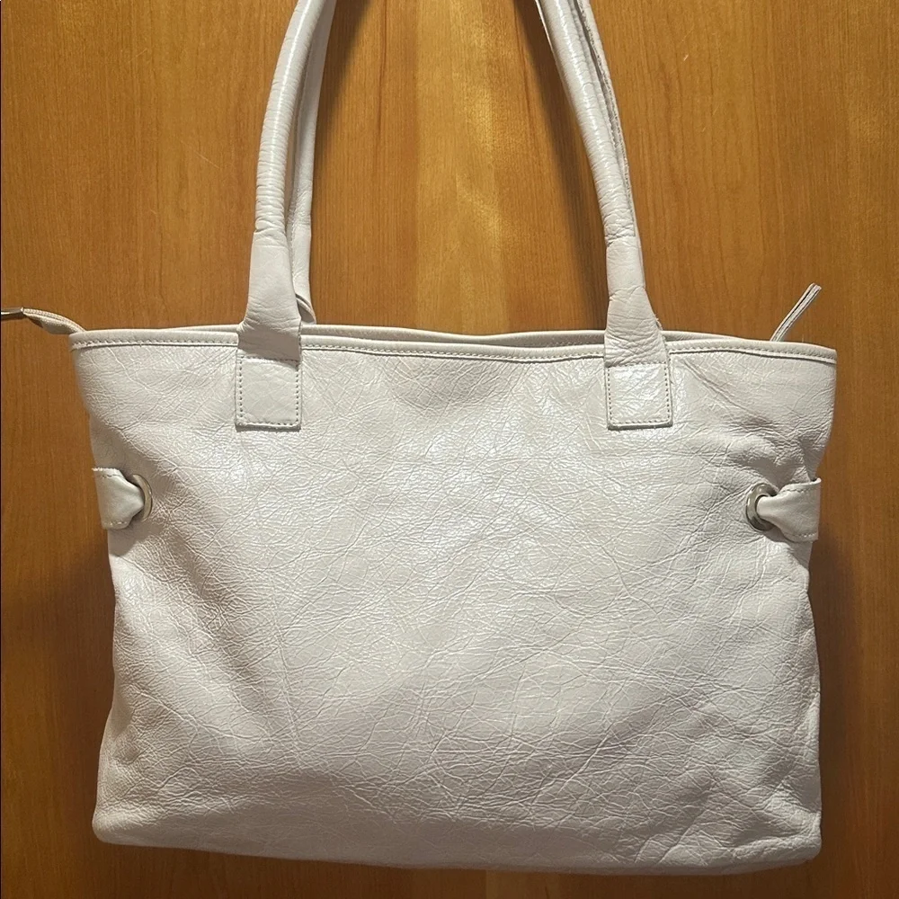 Innue Leather tote